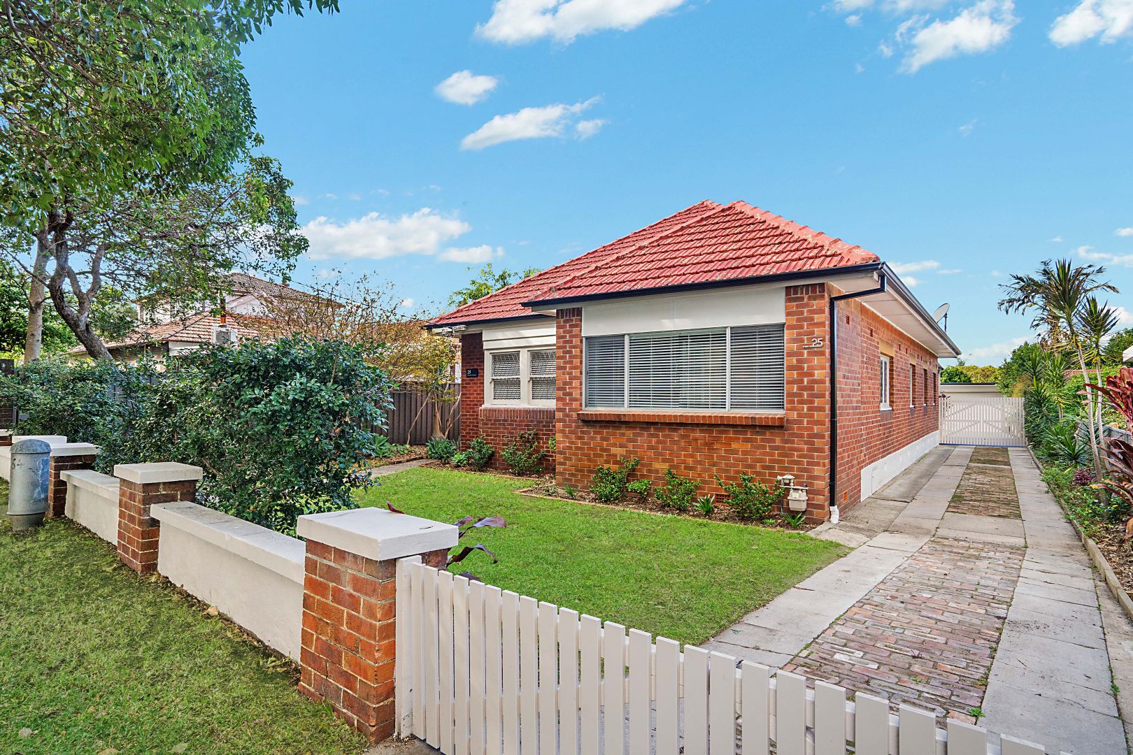 25 Stewart Avenue, Hamilton East Property History & Address Research Domain