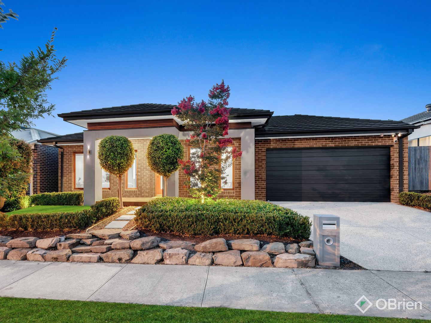 23 Thoroughbred Drive, Clyde North VIC 3978