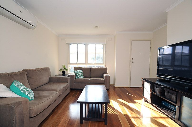 2 bedrooms Apartment / Unit / Flat in 3/20 Warrigal Road PARKDALE VIC, 3195