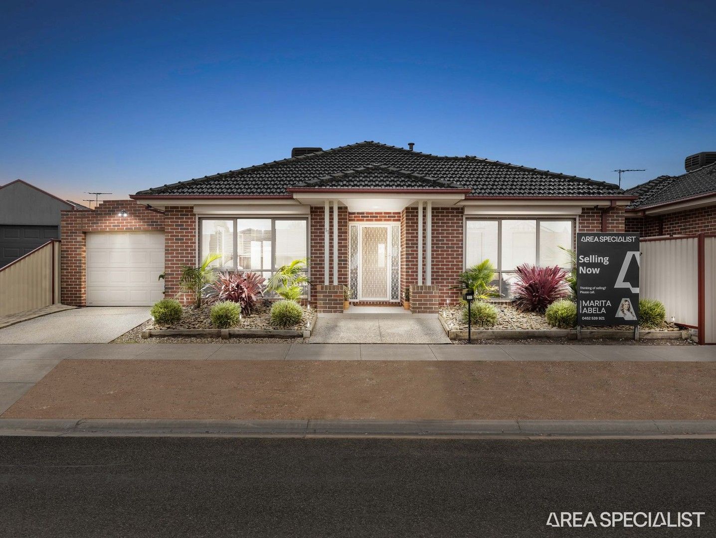 3 bedrooms House in 11 Greenhills Drive KURUNJANG VIC, 3337