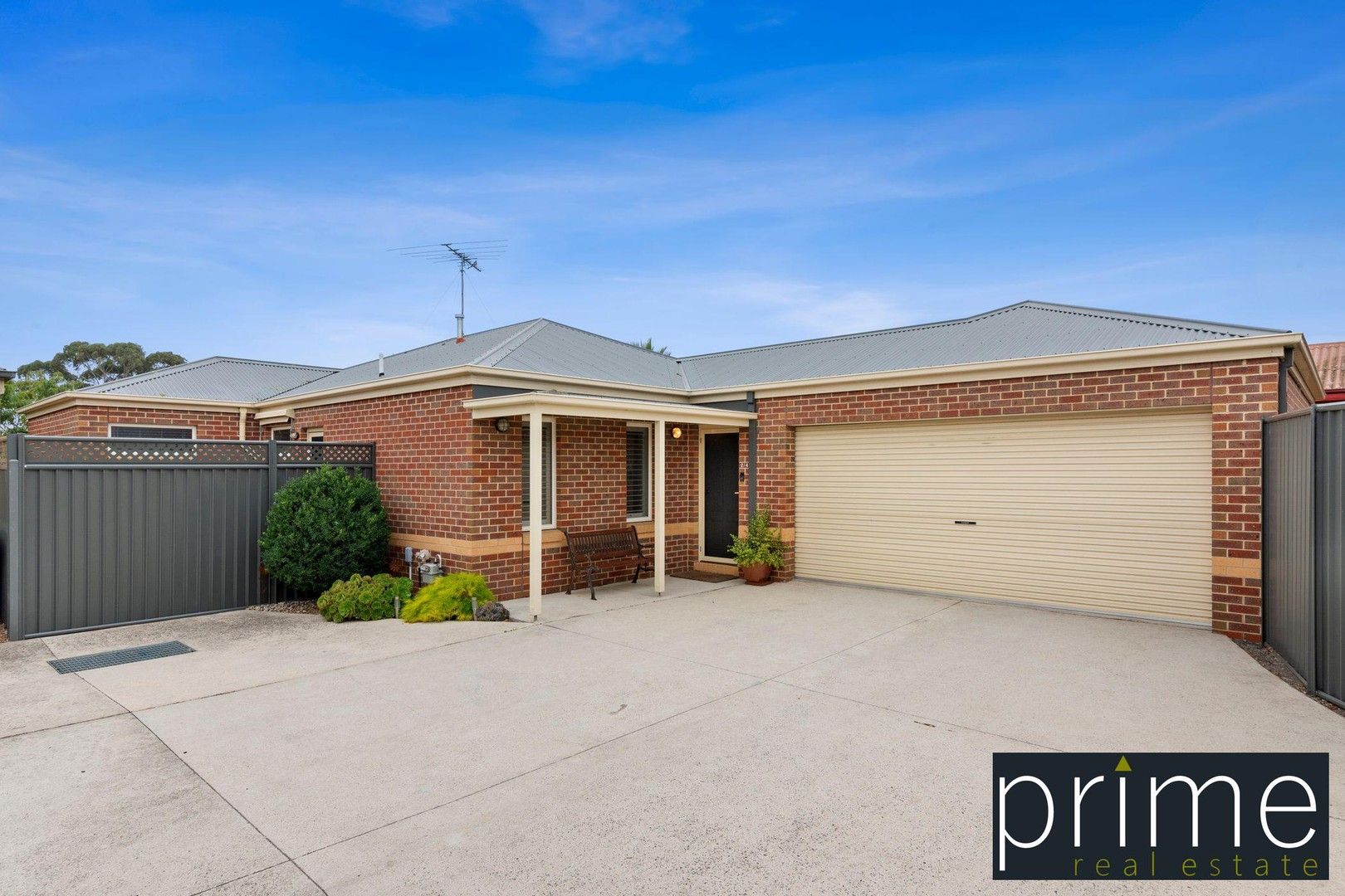 2/4 Roslyn Road, Belmont VIC 3216, Image 0