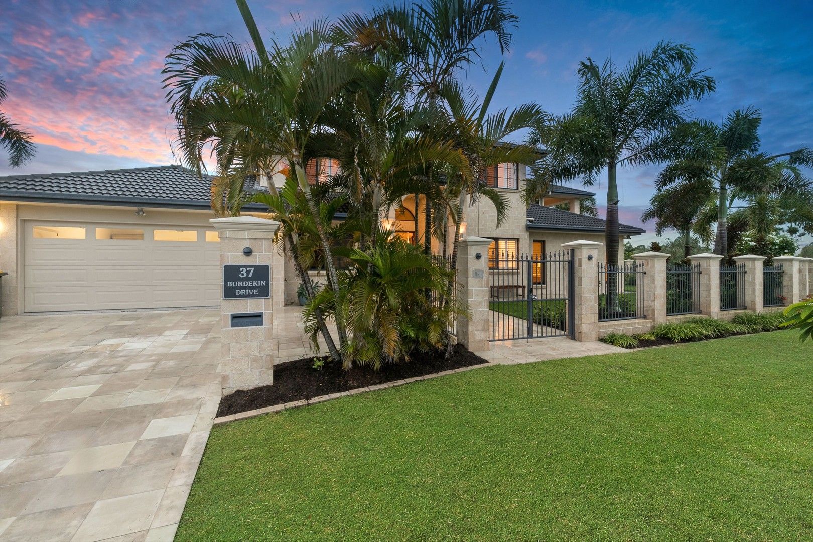 37 Burdekin Drive, Sinnamon Park QLD 4073, Image 1