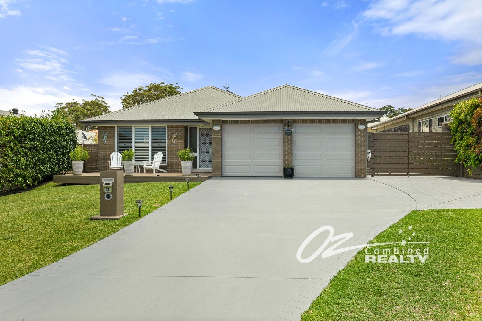 4 bedrooms House in 37 Hewitt Avenue ST GEORGES BASIN NSW, 2540