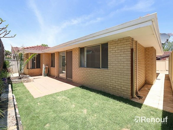 2/4 Wrexham Street, Bicton WA 6157