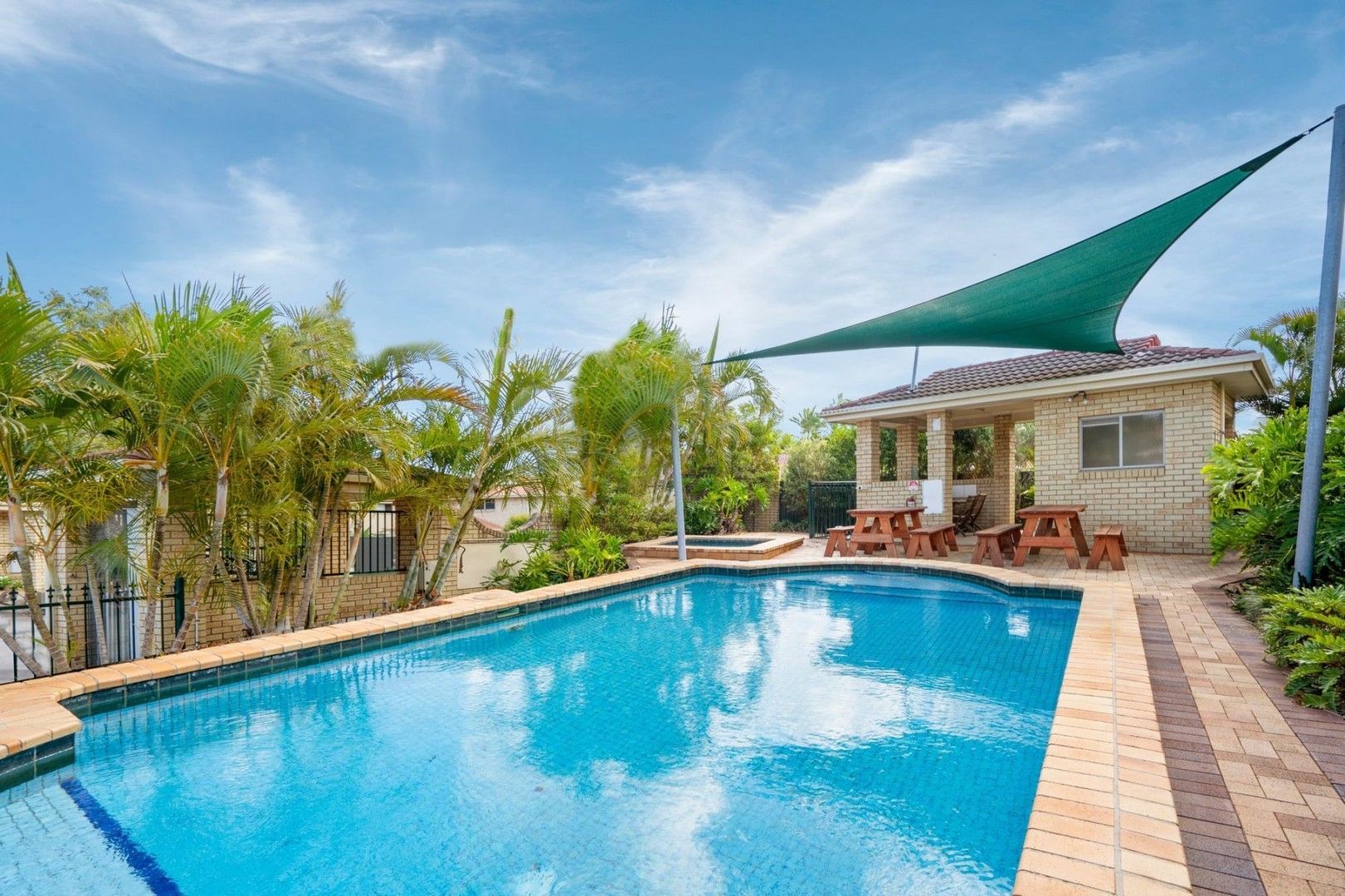 3 bedrooms Townhouse in 19/10 Lawrence Close ROBERTSON QLD, 4109