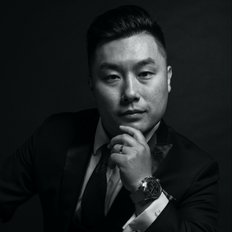 Simon Zheng, Sales representative