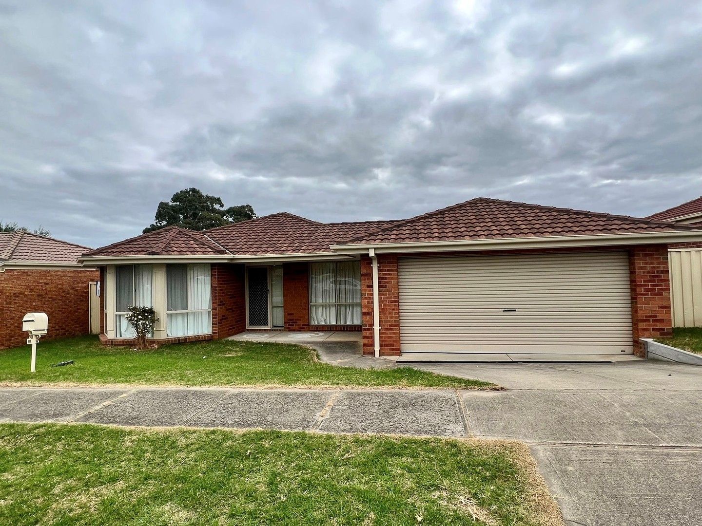 4 bedrooms House in 80 Strabane Way HAMPTON PARK VIC, 3976