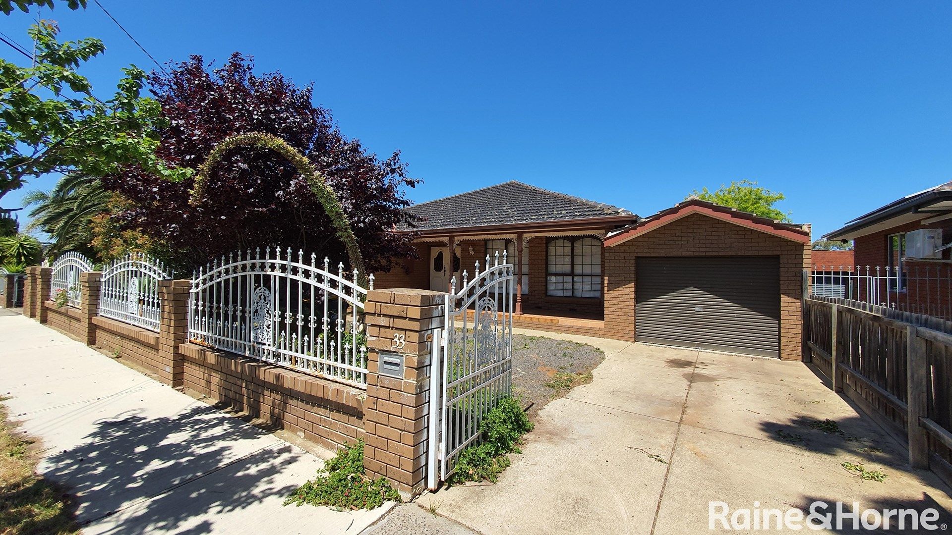 3 bedrooms House in 33 Winslow Crst DEER PARK VIC, 3023