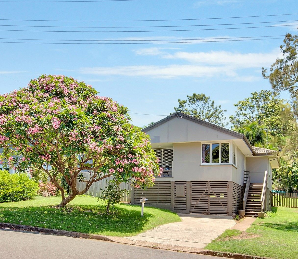 4 bedrooms House in 33 Charles Street WEST GLADSTONE QLD, 4680