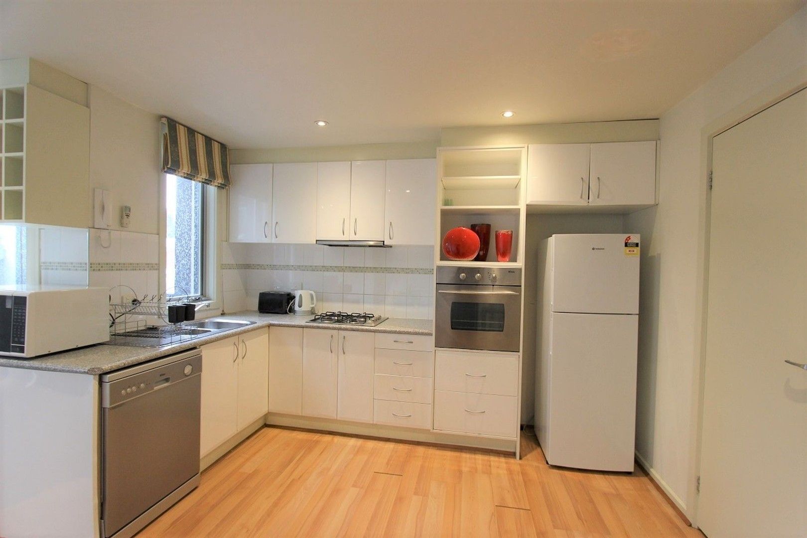 2 bedrooms Apartment / Unit / Flat in 2/499 Spencer Street WEST MELBOURNE VIC, 3003