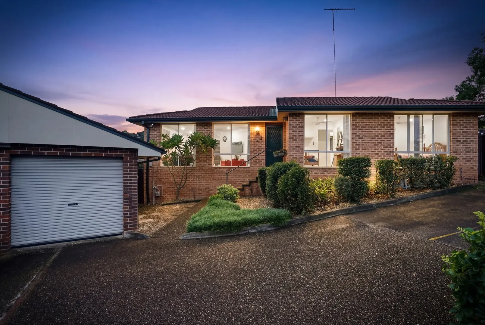Charming Single Level Villa with Spacious Yard & Lifestyle Convenience in Greystanes, Greystanes