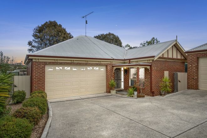 Picture of 2/40 Parkwood Drive, HIGHTON VIC 3216