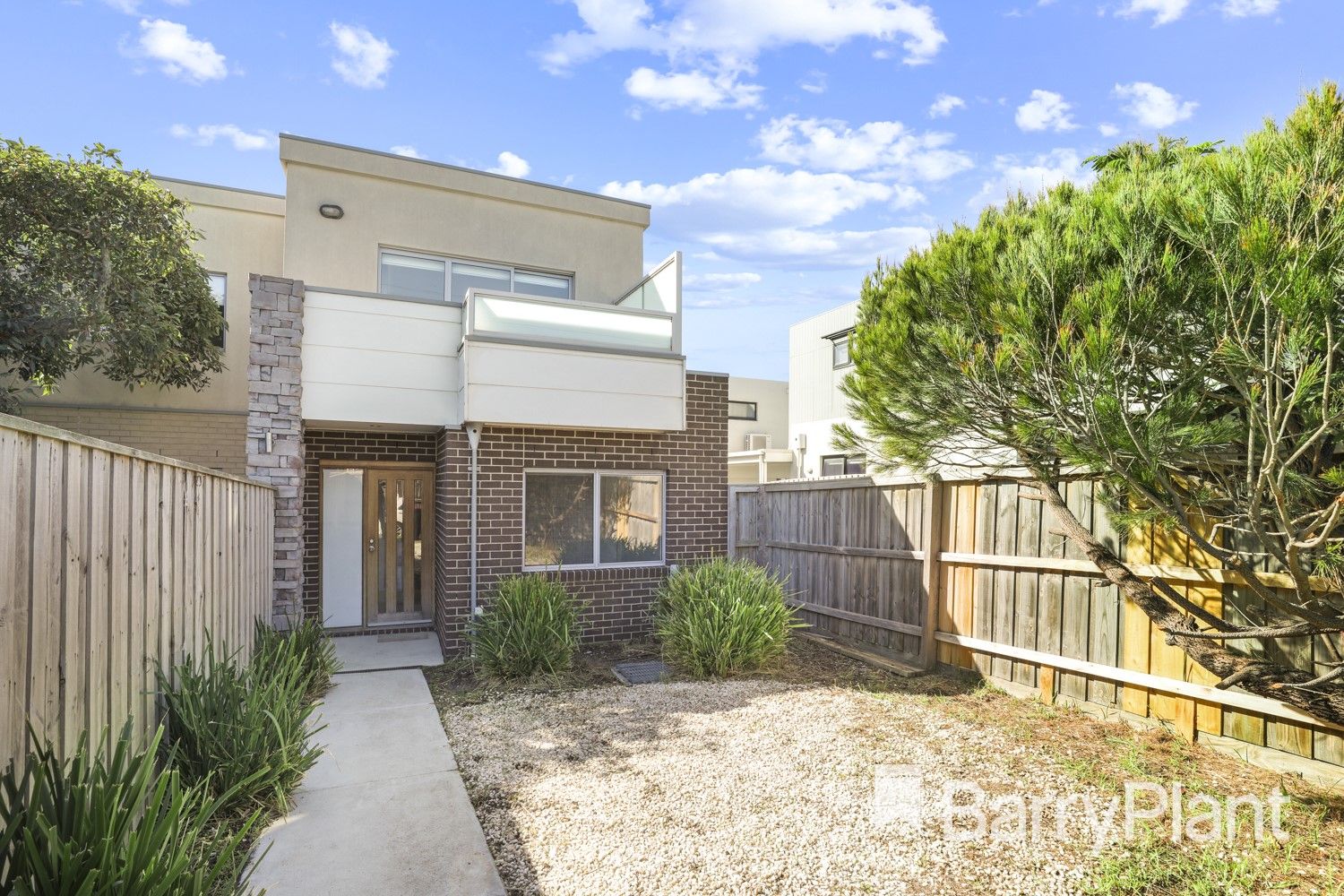 2 bedrooms Apartment / Unit / Flat in 2/212 Station Street EDITHVALE VIC, 3196