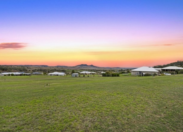 10 Panorama Crescent, Gowrie Junction QLD 4352