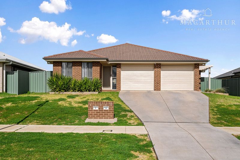 3 bedrooms House in 5 Hazelwood Drive FOREST HILL NSW, 2651