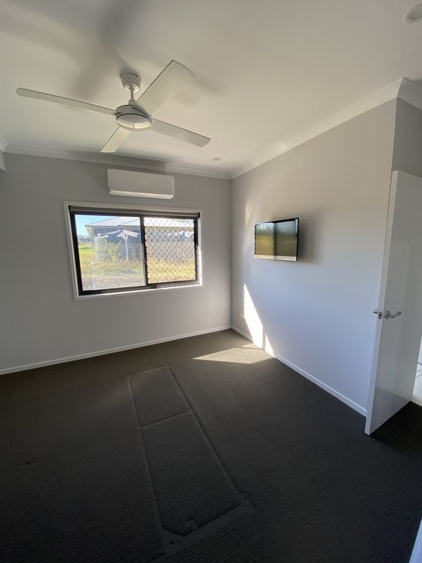 4 bedrooms House in 21 Jilgarree Place OAKHURST QLD, 4650