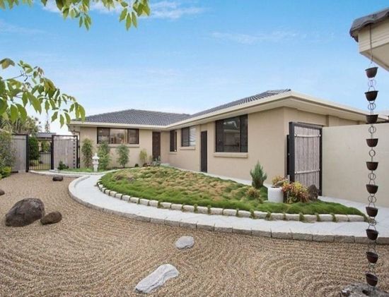 4 bedrooms House in 7 Rudder Court MERMAID WATERS QLD, 4218