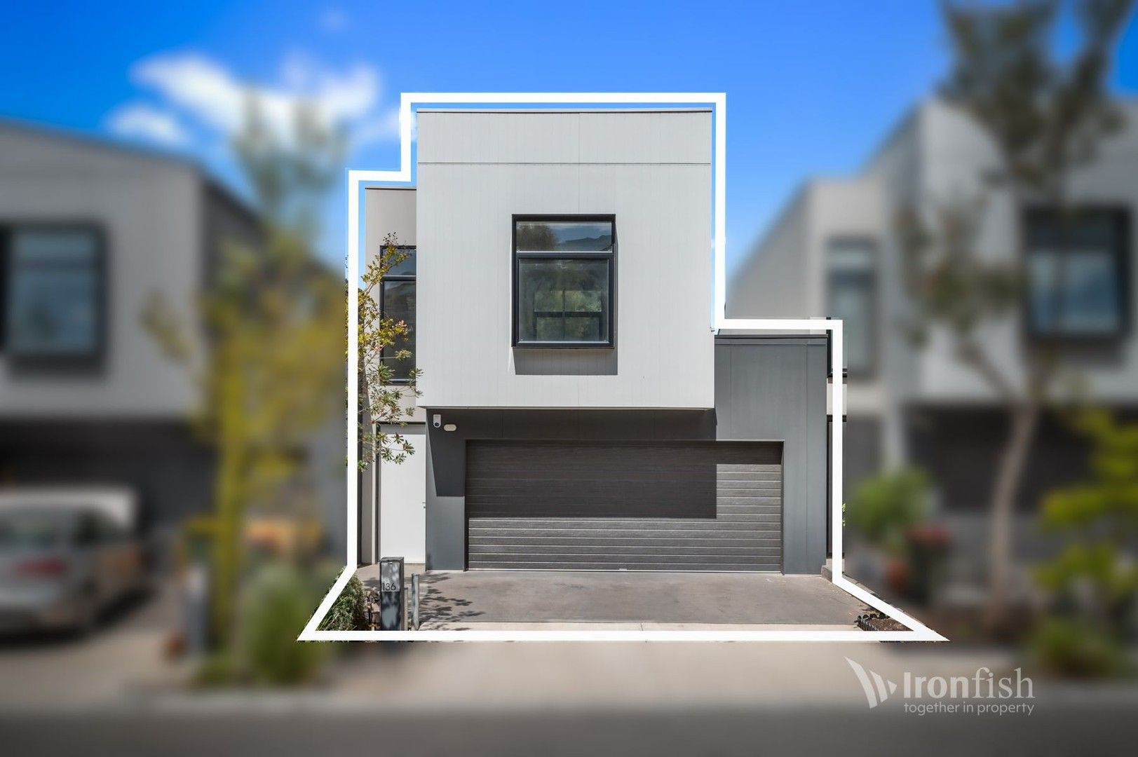 4 bedrooms Townhouse in 136 Woodswallow Entrance SUNSHINE NORTH VIC, 3020