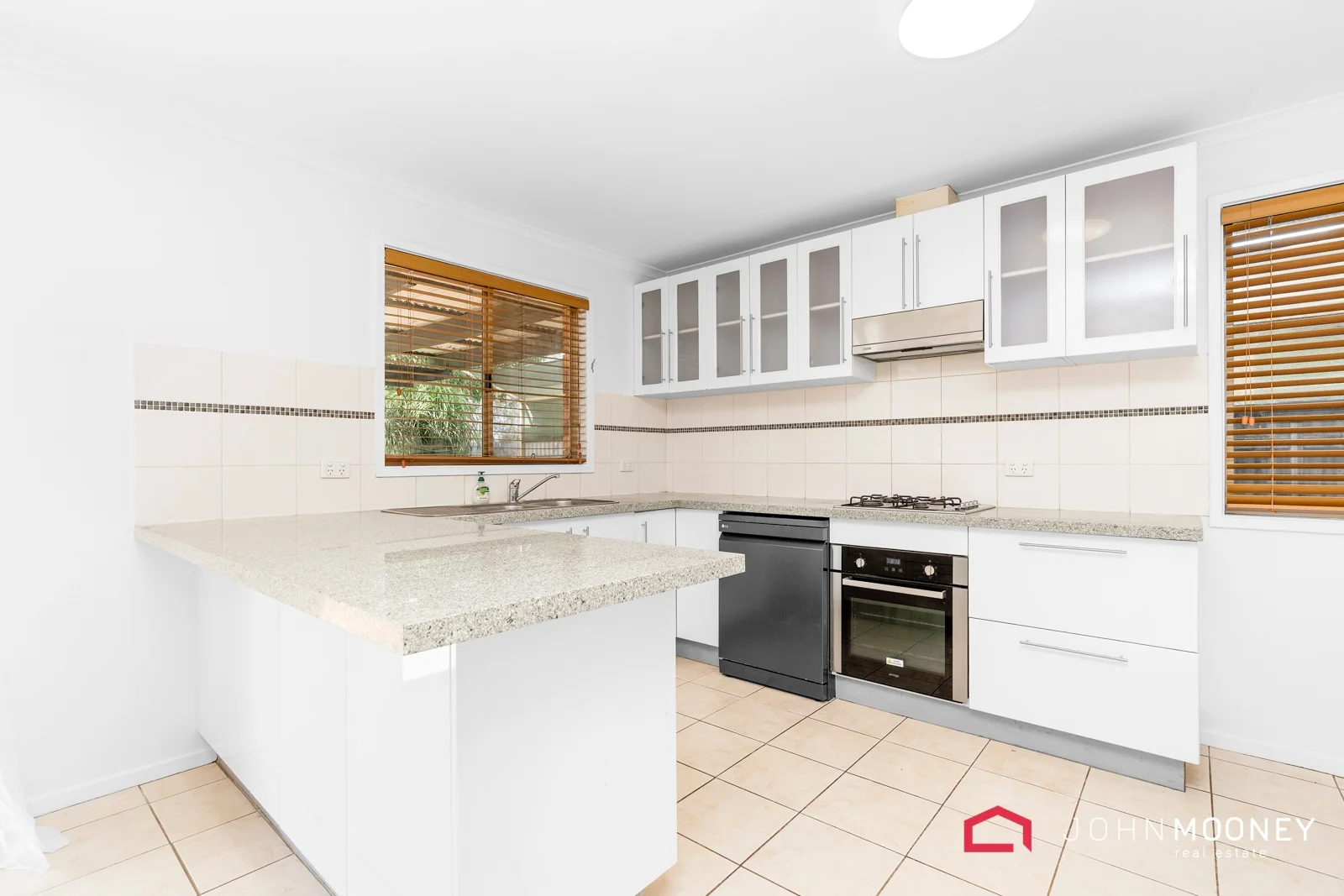 Additional image 8 of 20 Karoom Drive, Glenfield Park NSW 2650