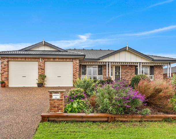 11 Macleay Place, Albion Park NSW 2527