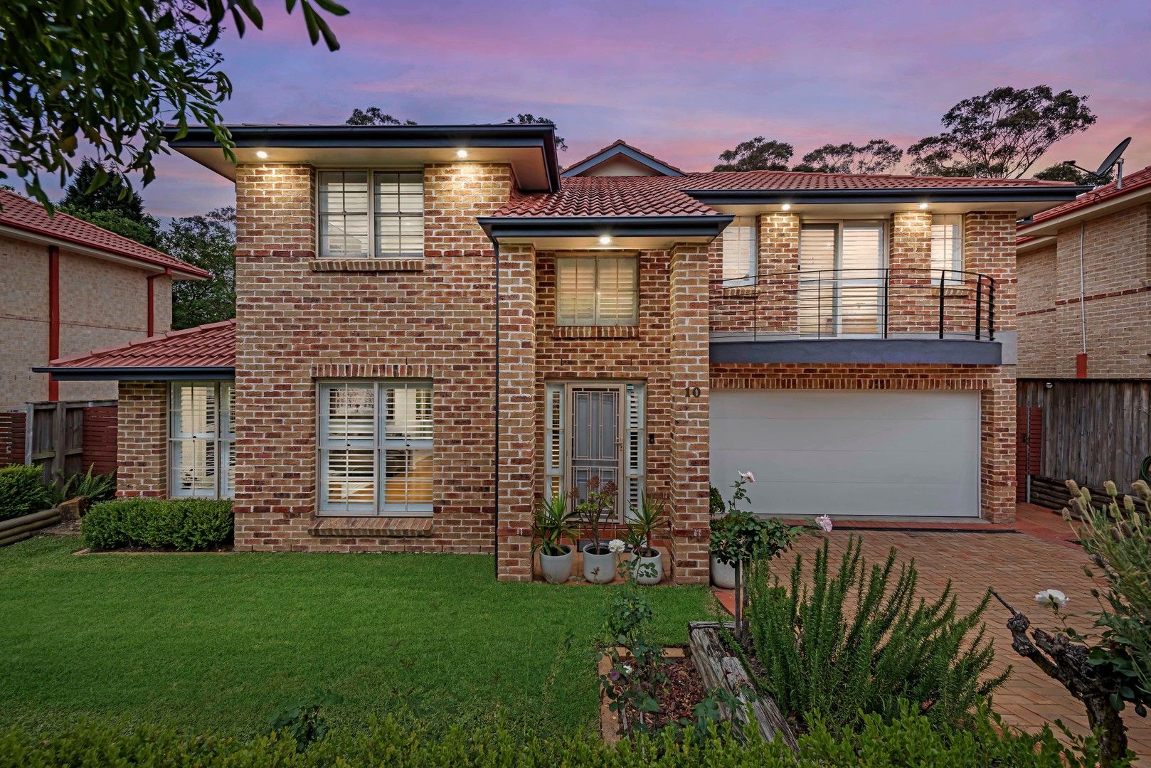 4 bedrooms House in 10 Longley Place CASTLE HILL NSW, 2154