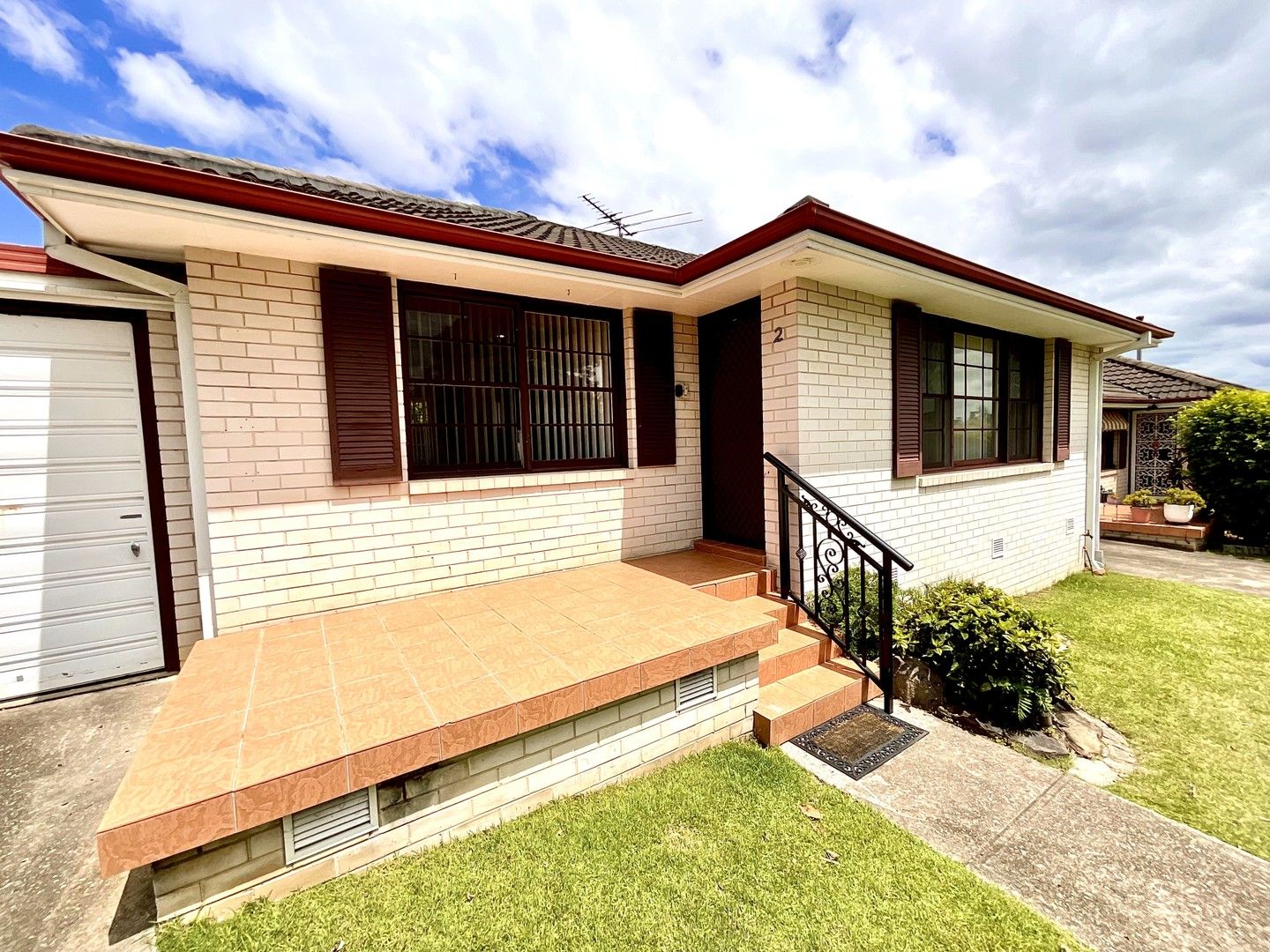 2 bedrooms Villa in 2/21 Mutual Road MORTDALE NSW, 2223
