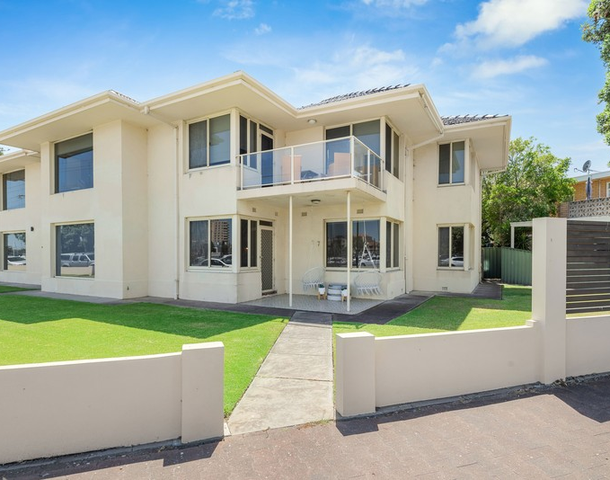 7/11 Adelphi Terrace, Glenelg North SA 5045