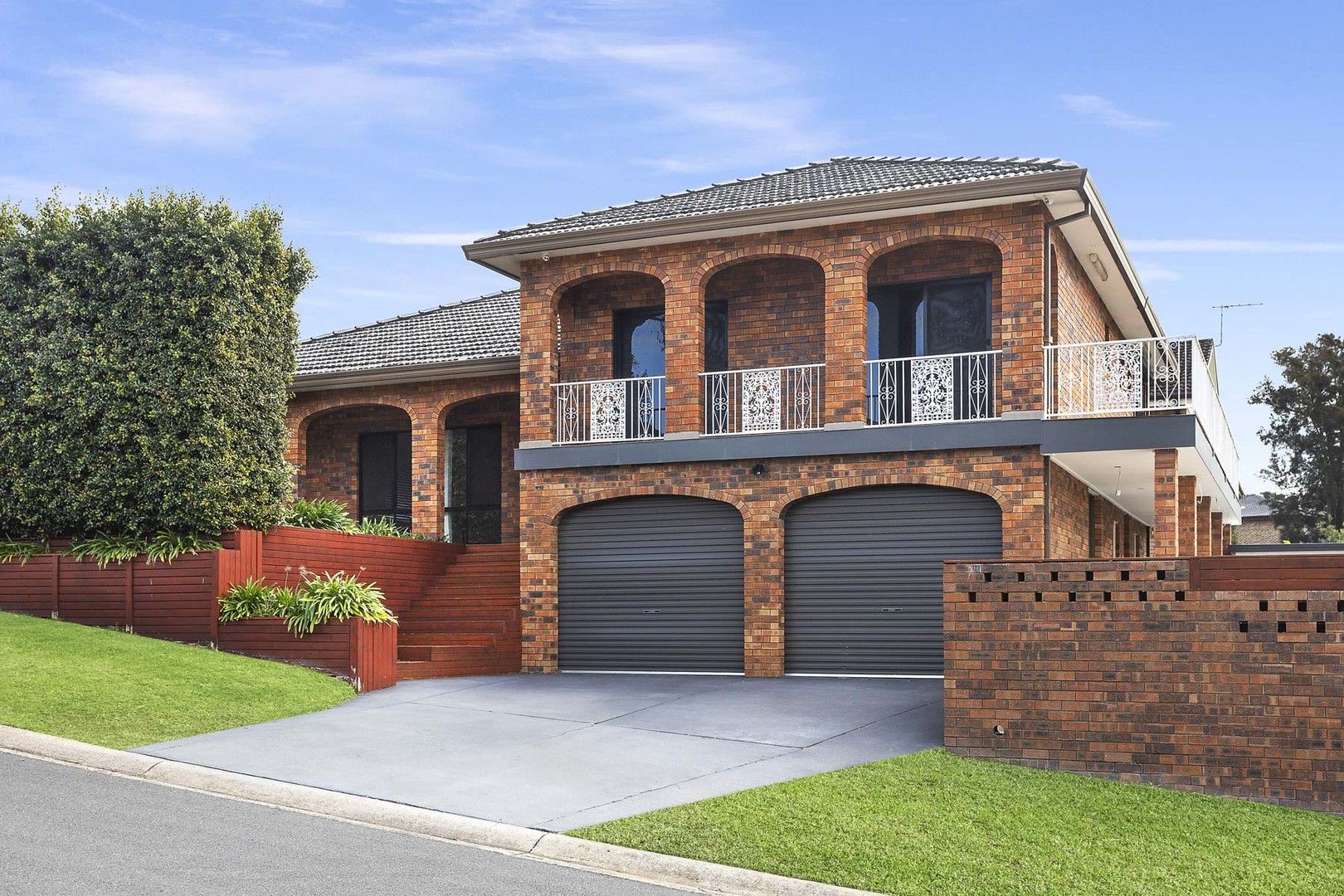 4 bedrooms House in 9 Wilbung Road ILLAWONG NSW, 2234