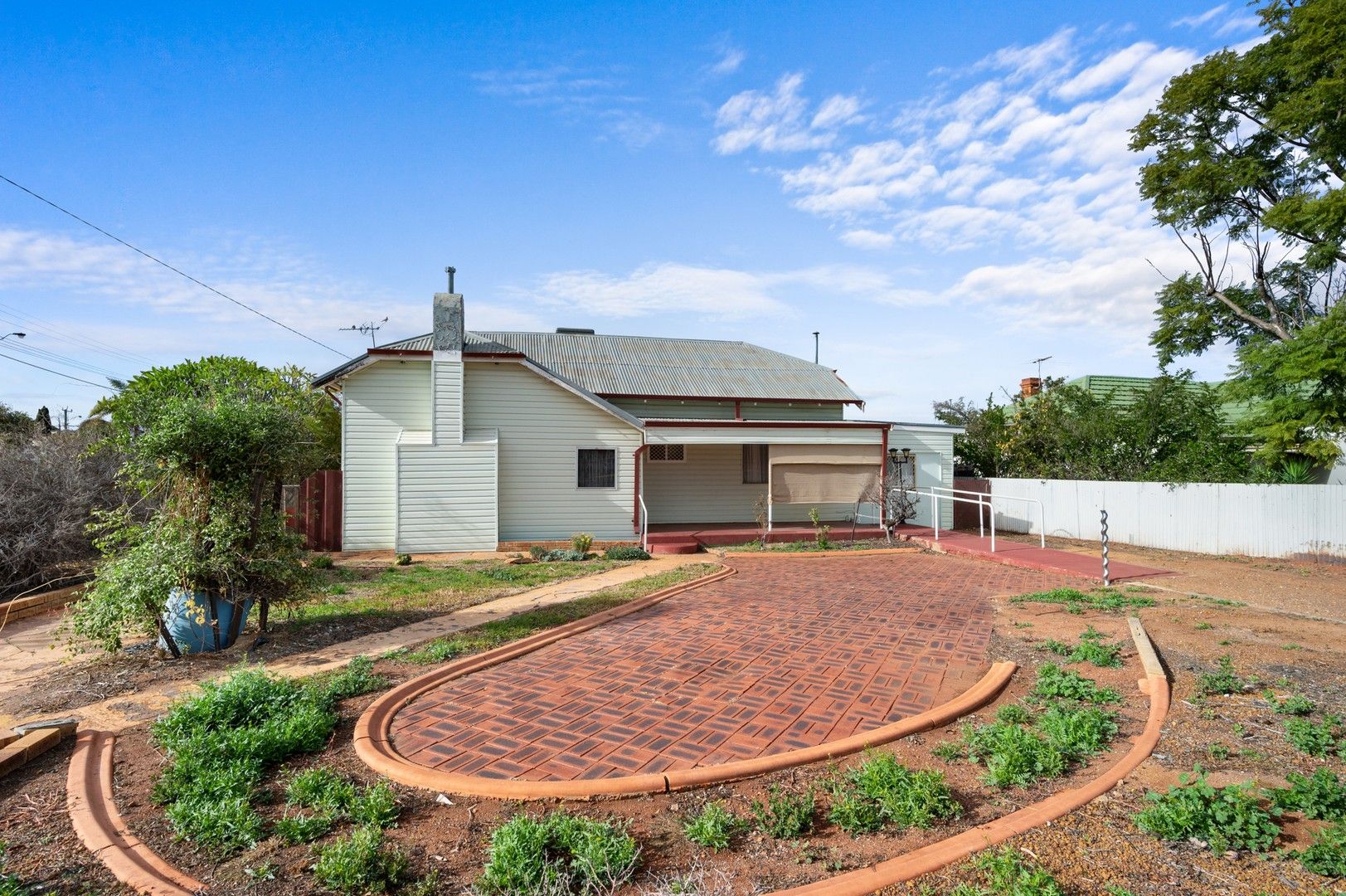 4 bedrooms House in 159 Macdonald Street KALGOORLIE WA, 6430