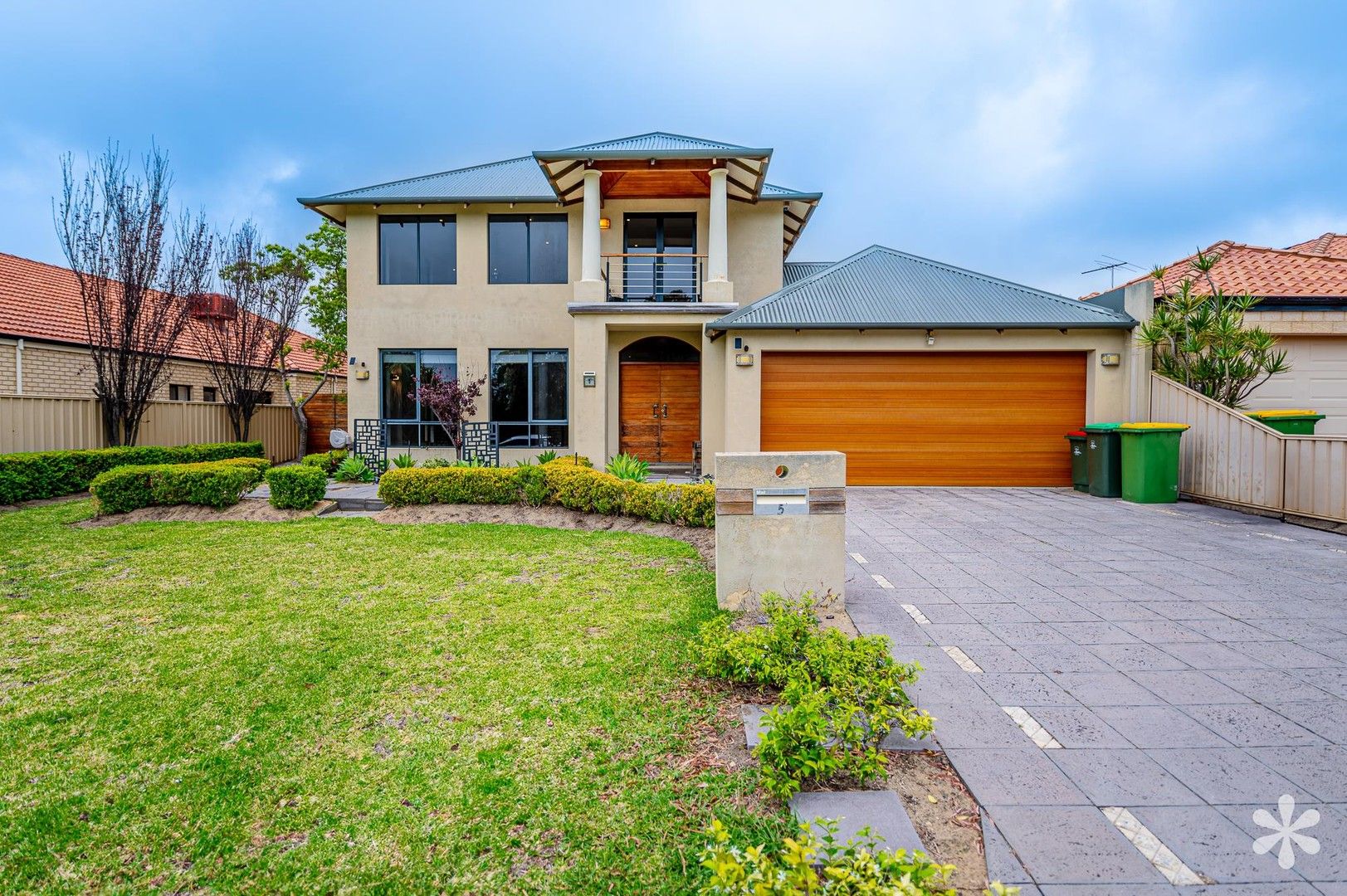 4 bedrooms House in 5 Briere Green BIBRA LAKE WA, 6163