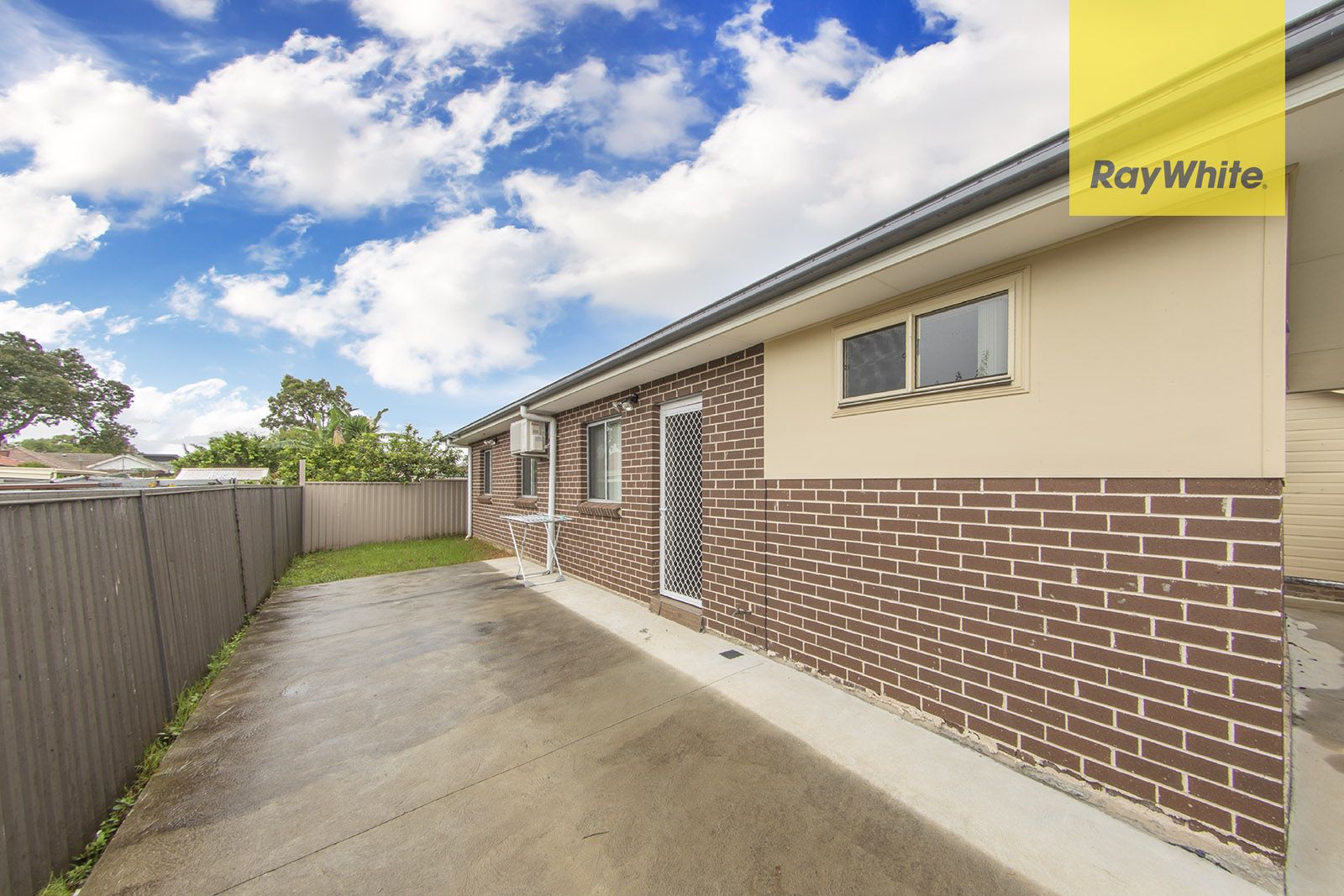 2 bedrooms Apartment / Unit / Flat in 23A Locksley Ave MERRYLANDS WEST NSW, 2160