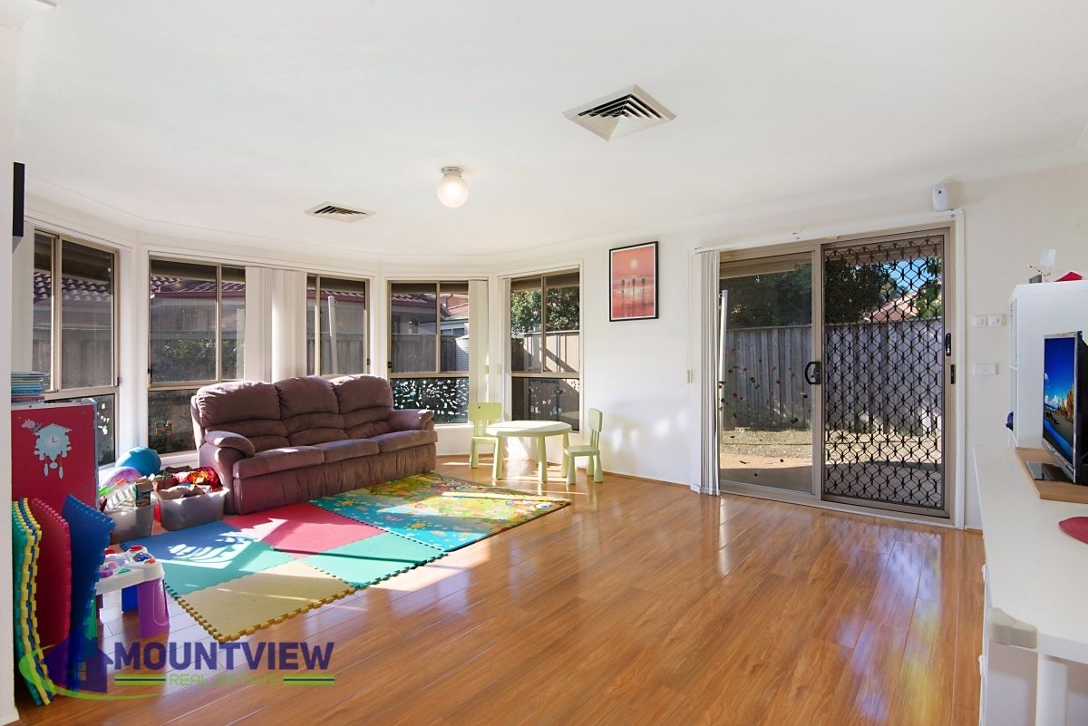 24 Clovelly Circuit, Kellyville NSW 2155, Image 2
