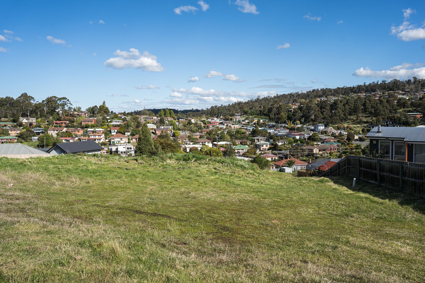 9 Grenadier Court, Trevallyn TAS 7250, Image 2