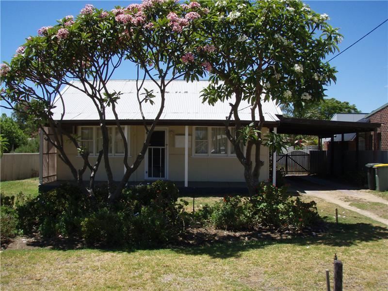 3 bedrooms House in 2 Stinton Street MANDURAH WA, 6210