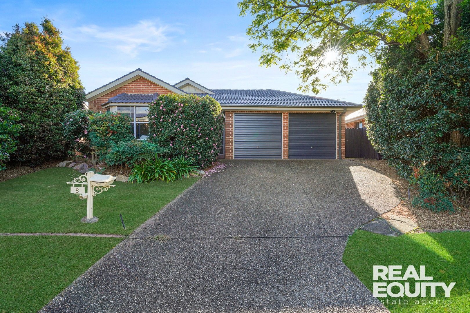 3 bedrooms House in 8 Barwon Court WATTLE GROVE NSW, 2173