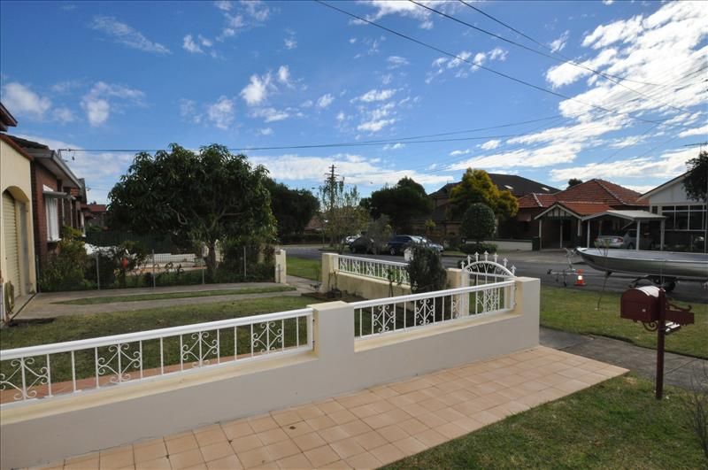 7 Renown Street, Canada Bay NSW 2046, Image 1