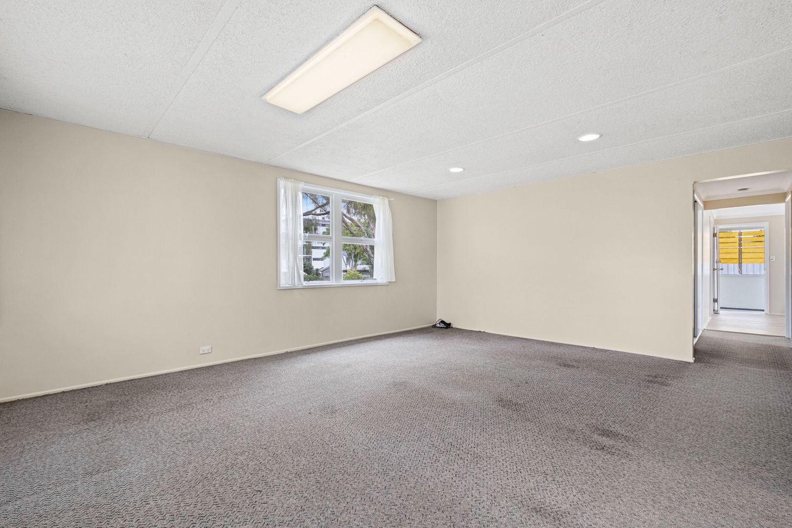 19 Emsworth Street, Wynnum QLD 4178 House For Rent Domain