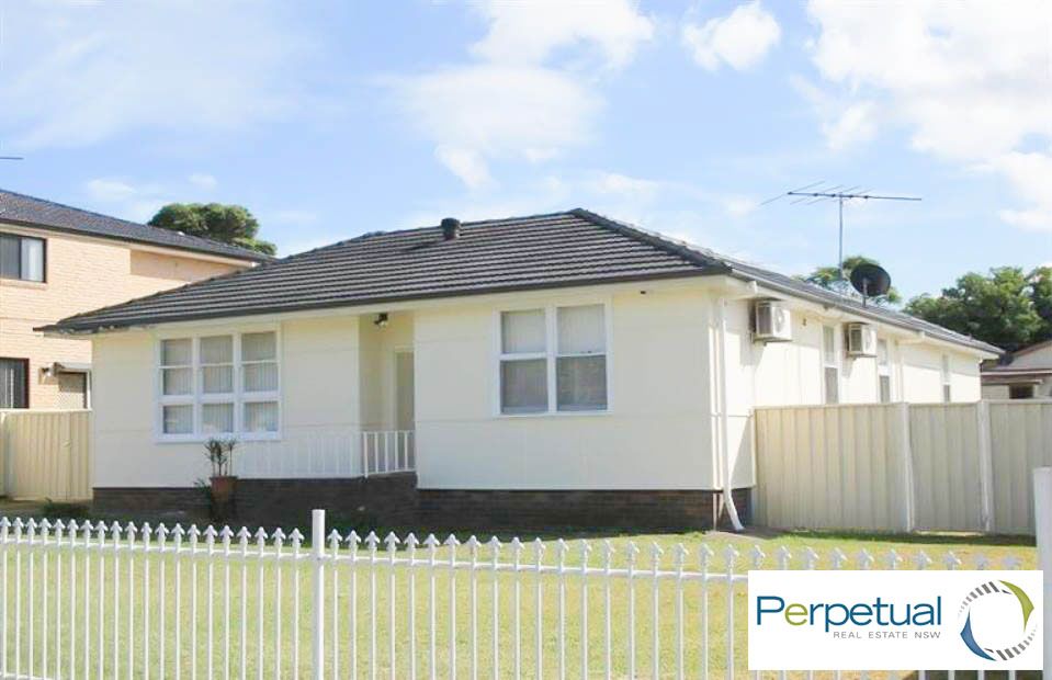 4 bedrooms House in 73 Wyong Street CANLEY HEIGHTS NSW, 2166