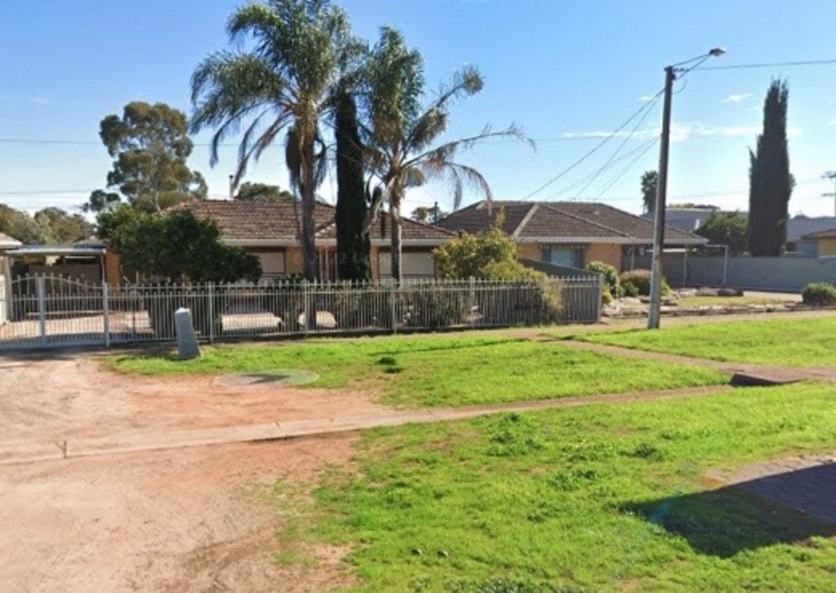 61A Cross Keys Road, Salisbur Property History & Address Research