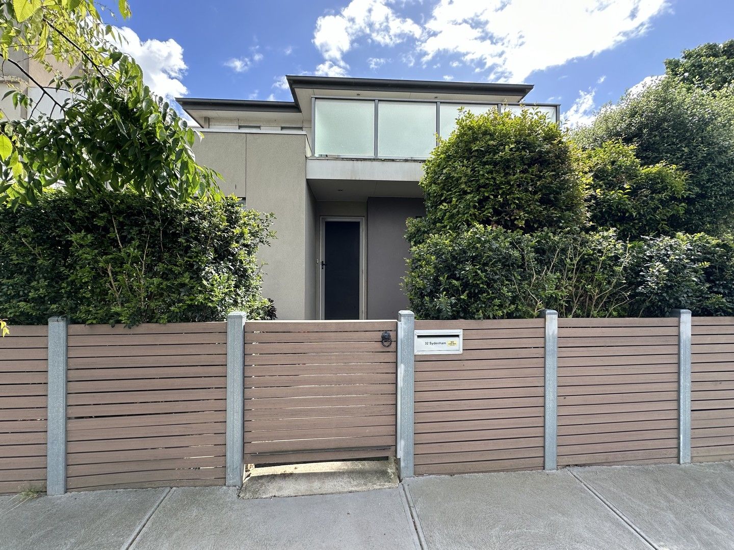 3 bedrooms Townhouse in 32 Sydenham Street SEDDON VIC, 3011