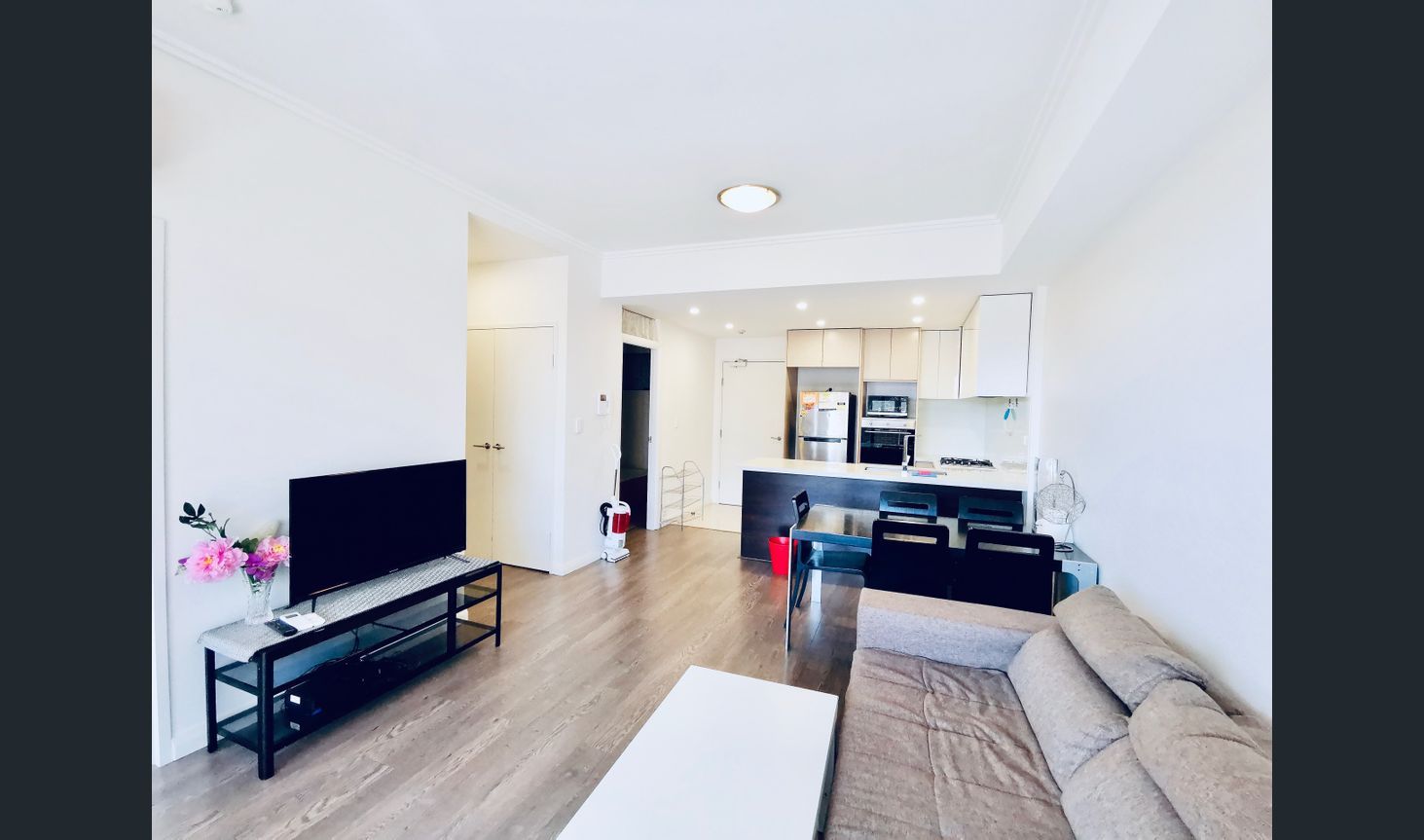 1 bedrooms Apartment / Unit / Flat in 202/4-8 Smallwood Ave HOMEBUSH NSW, 2140