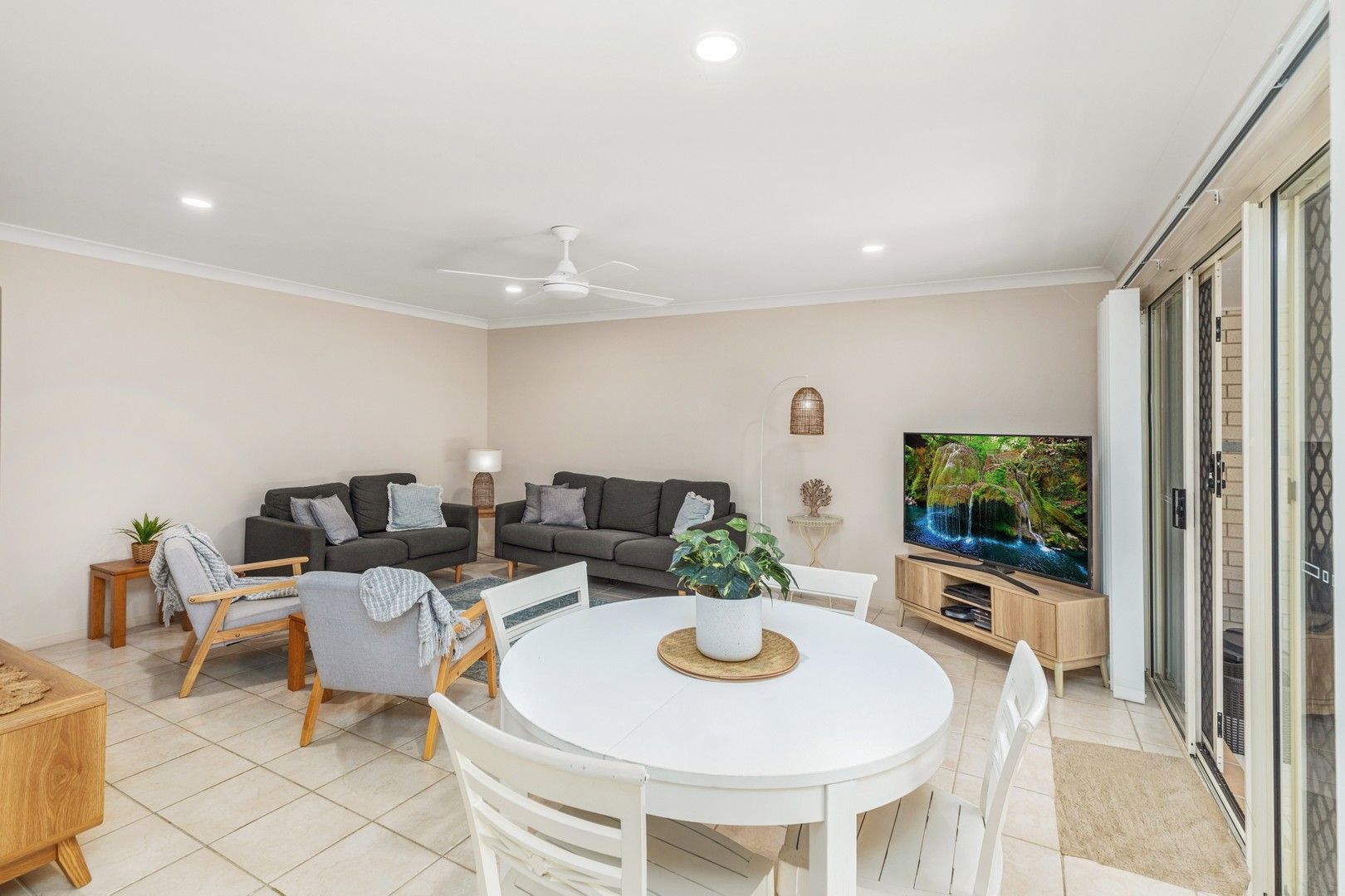 1/7 Wuruma Court, Elanora QLD 4221, Image 0