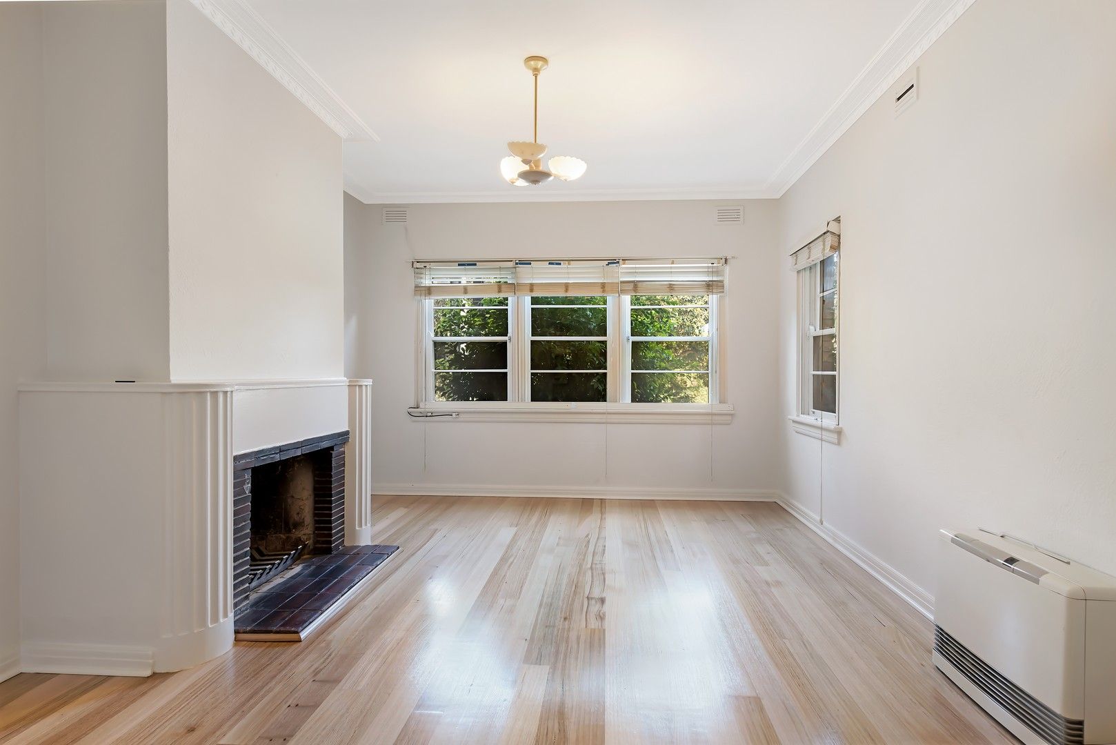 2 bedrooms Apartment / Unit / Flat in 3/100 Toorak Road West SOUTH YARRA VIC, 3141