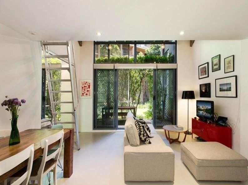 1 bedrooms Apartment / Unit / Flat in 10/15-27 Hutchinson Street SURRY HILLS NSW, 2010