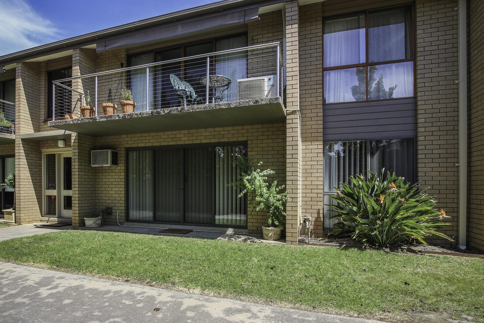 2 bedrooms Apartment / Unit / Flat in 1/616 Griffith Street ALBURY NSW, 2640