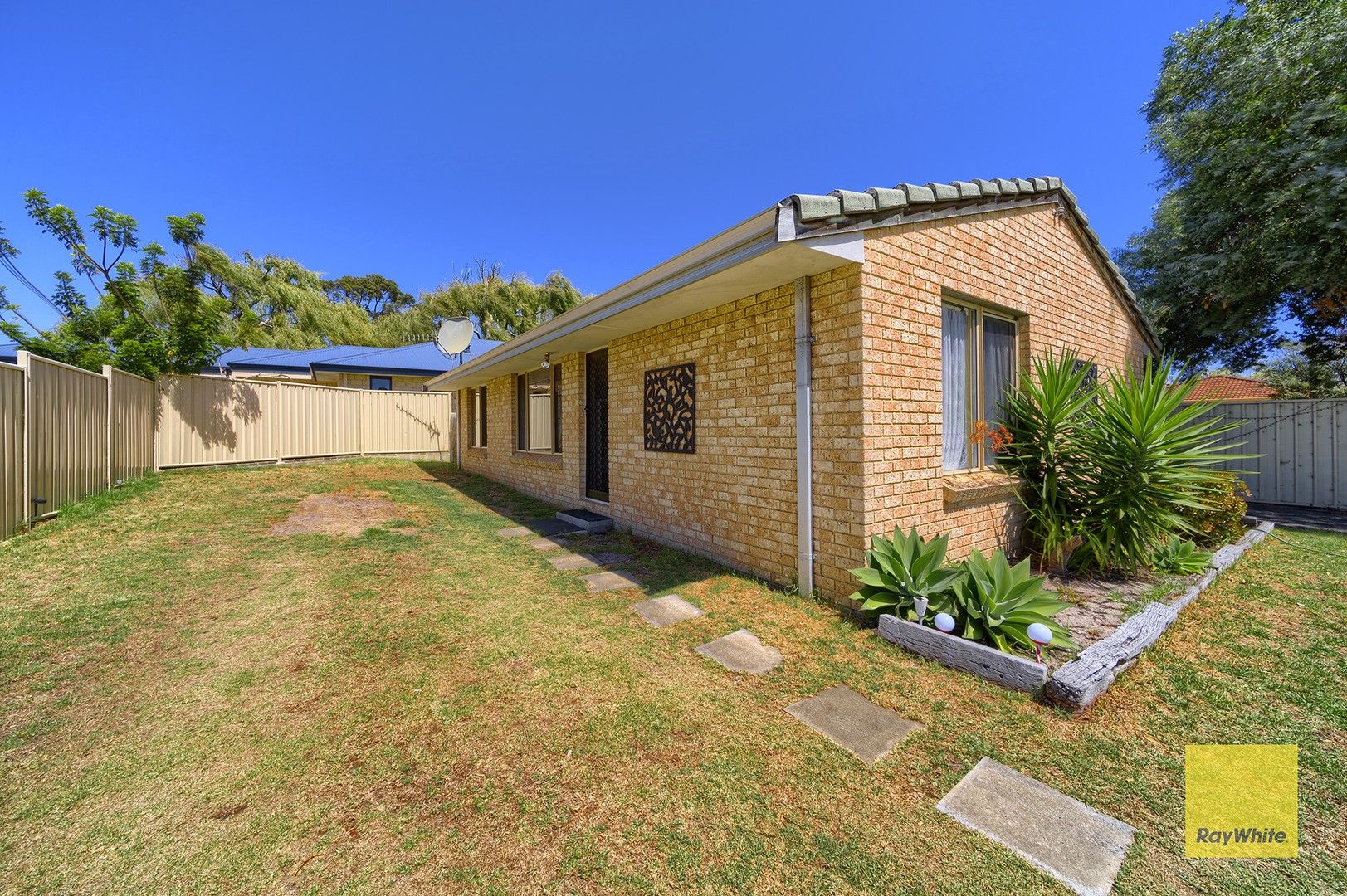 3 bedrooms House in 41 Katoomba Street ORANA WA, 6330