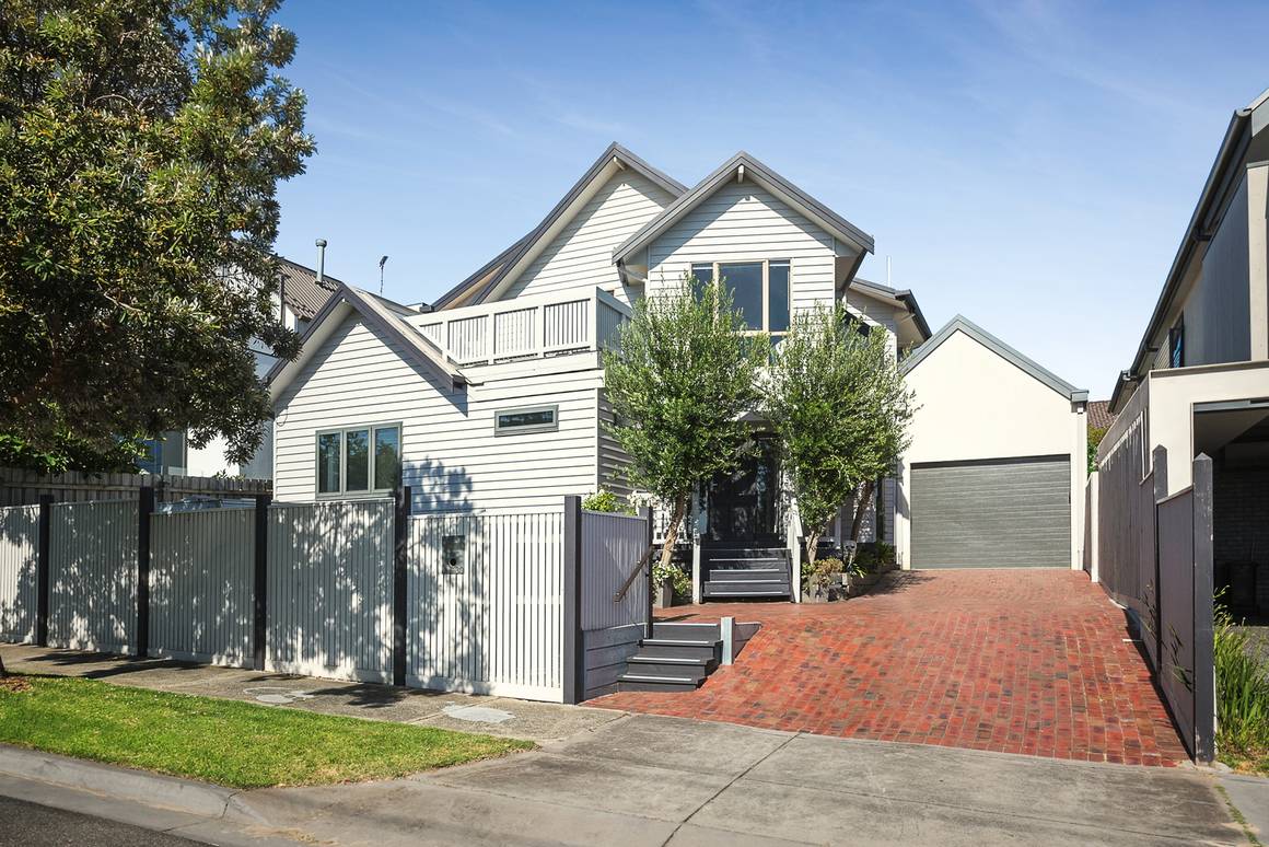 Picture of 30 Rennison Street, PARKDALE VIC 3195