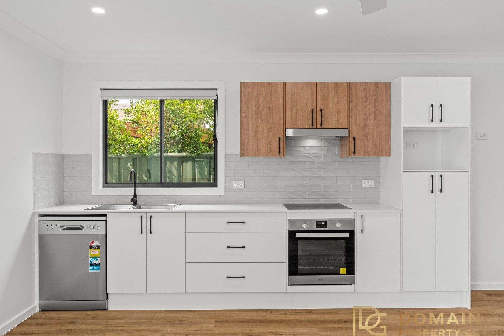 2 bedrooms Villa in 6/A Dalton Street WYOMING NSW, 2250