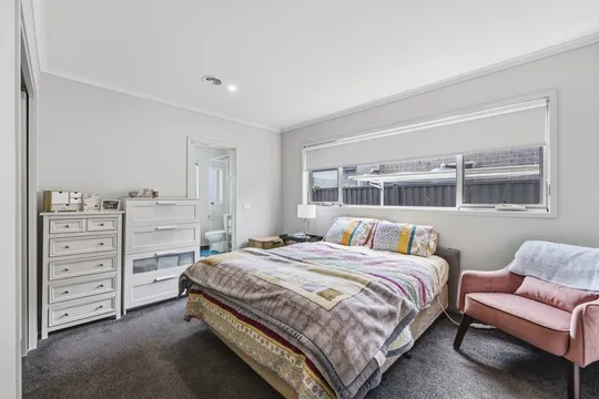 32 Mcleod Crescent, Lucas VIC 3350 - House For Rent | Domain