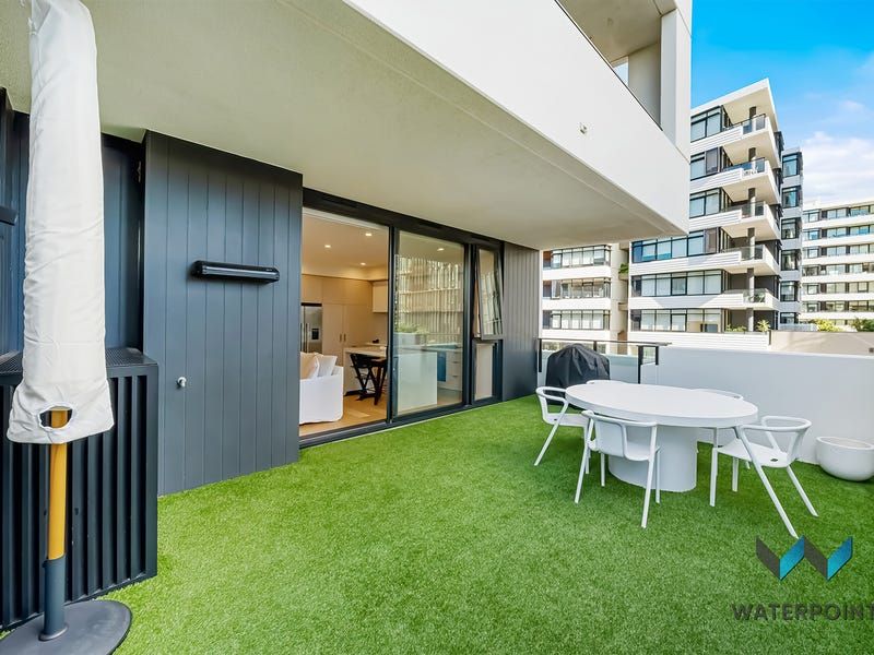 2 bedrooms Apartment / Unit / Flat in 107/2 Foreshore Boulevard WOOLOOWARE NSW, 2230